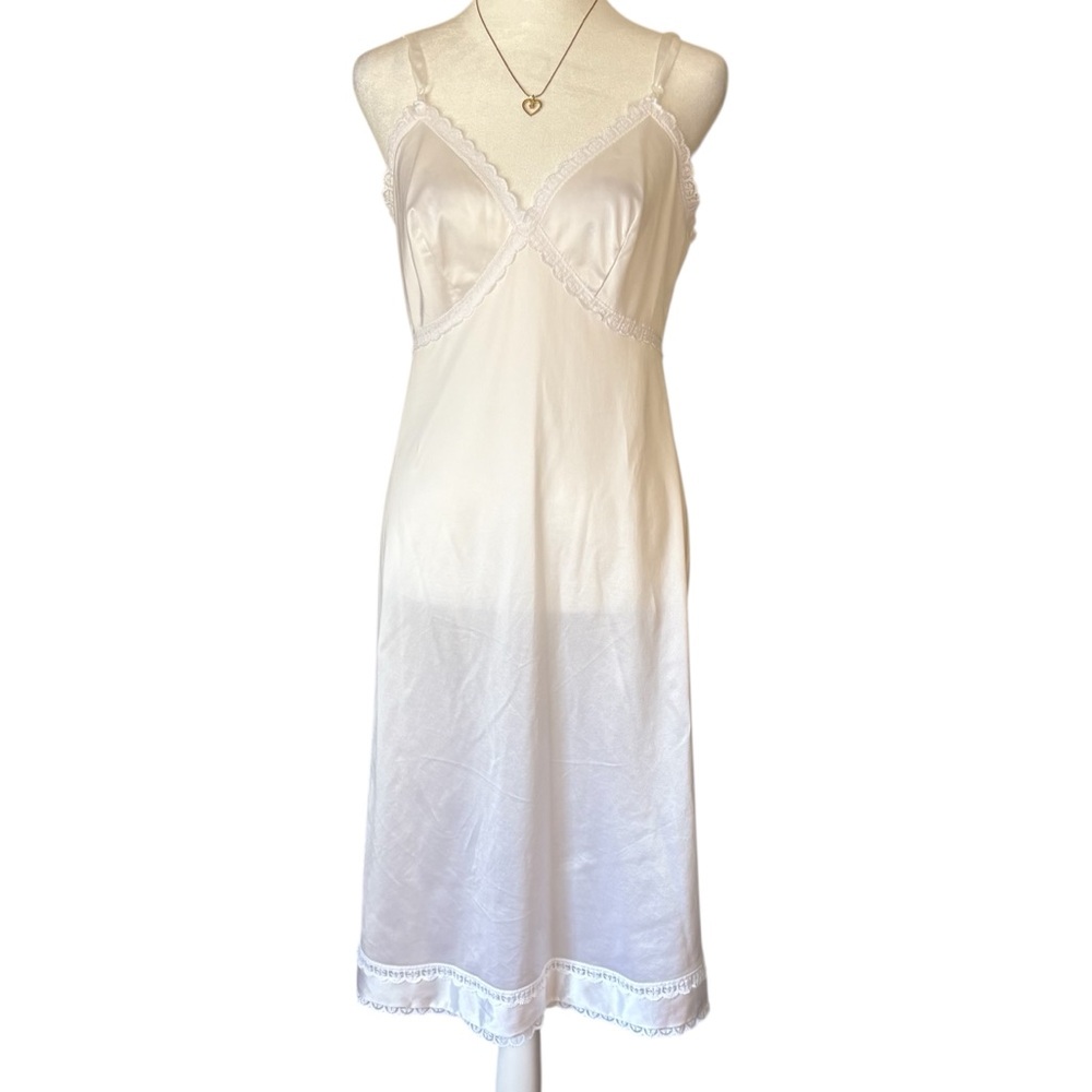 Vintage 70s/80s Sears The Doesn’t Slip White Nylon Full Slip dress Size 36